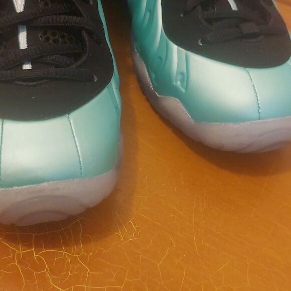 Island Green Nike Youth Foamposite - Picture 8 of 8